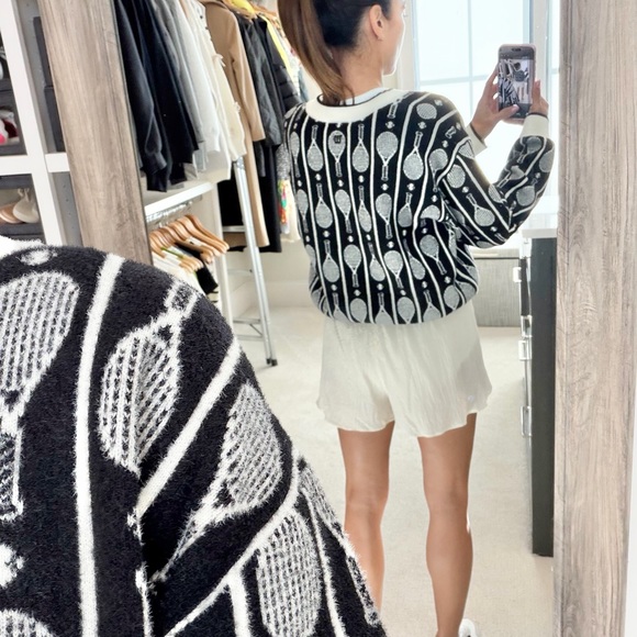 Preowned Lululemon Negative Split Textured Run Short 2.5" Cream Shorts Small - Picture 5 of 7